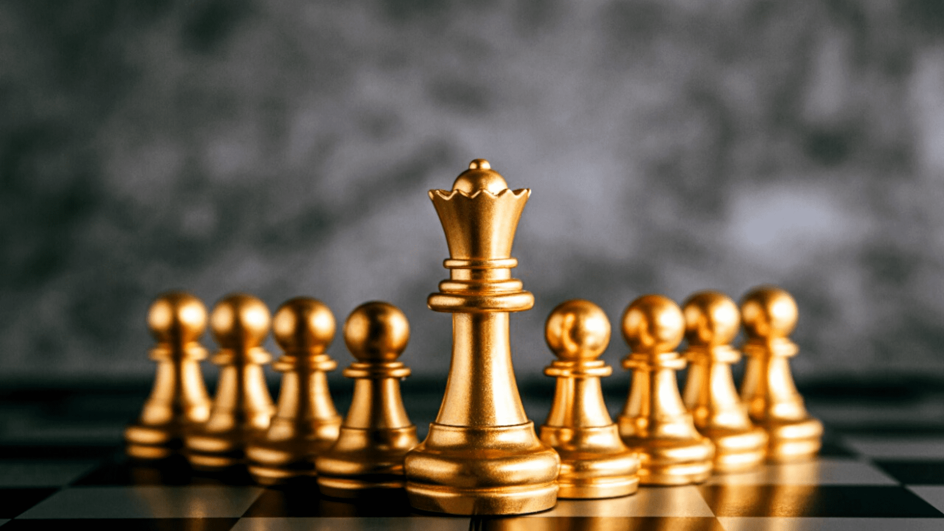 gold chess pieces, effective leadership