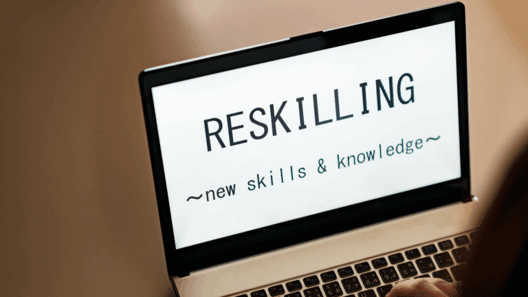 On the Blog 5 Infographic depicting the role of online courses in workforce reskilling and upskilling. 